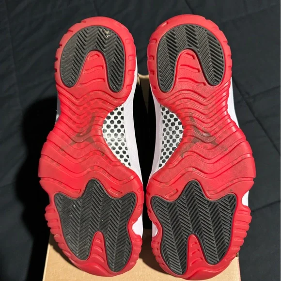 Jordan 11 Bred - Picture 4 of 6